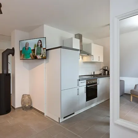 Unter Den Kiefern 93 Og * Röbel