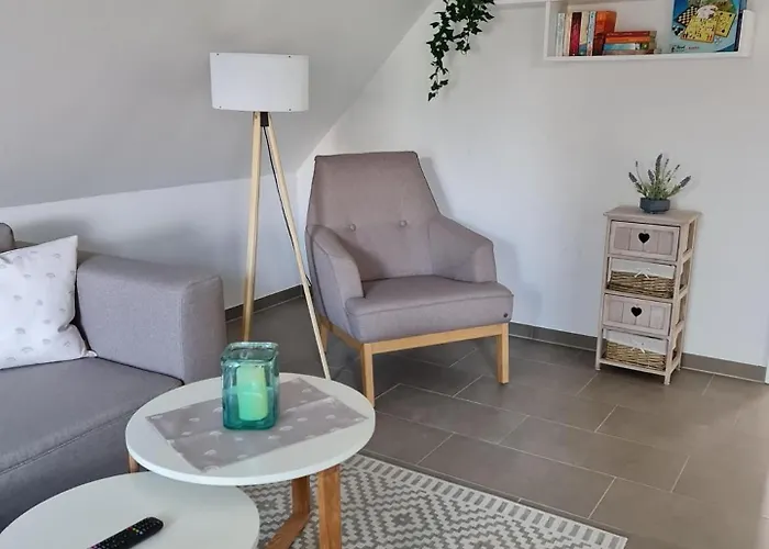 Unter Den Kiefern 93 Og Röbel